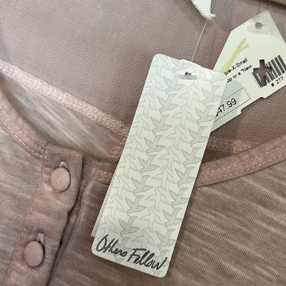 Others Follow Top / NWT - Picture 3 of 9